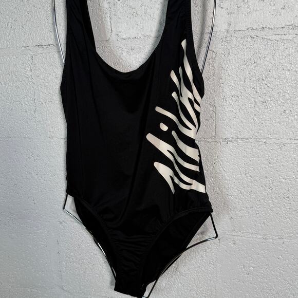 Nike Logo, Open-Back One-Piece Swimsuit Blk/wht Large - Picture 2 of 9
